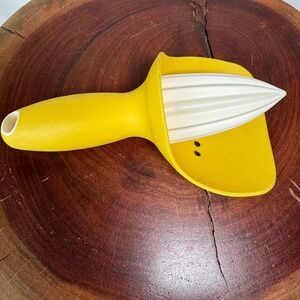 Joseph Joseph Catcher Citrus Juicer Yellow Hand Squeezer with Seed Strainer